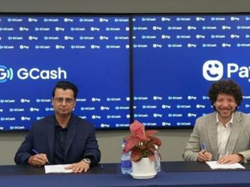 (From left) General manager for GCash International Arjun Varma, and Careem Pay vice president Mohammad El Saadi. | Contributed photo