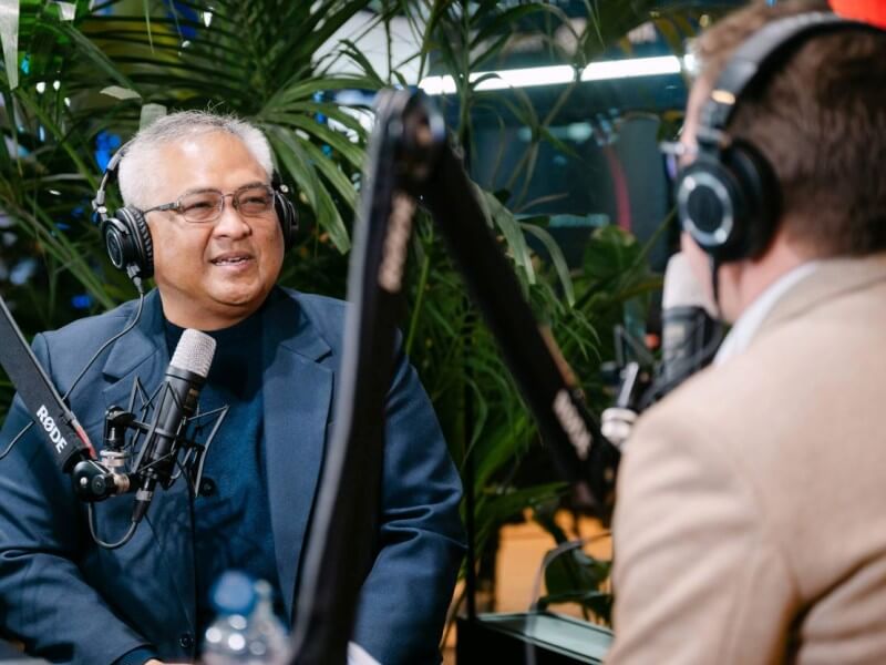 Globe president and CEO Carl Cruz discusses how AI serves as a strong catalyst for transformation within Globe at The Great Indoors Podcast, hosted by Matthew Roberts, customer marketing head of Amdocs, during theMobile World Congress 2026 in Barcelona, Spain. | Contributed photo