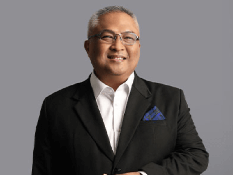 Carl Raymond R. CruzGlobe president, CEO 
