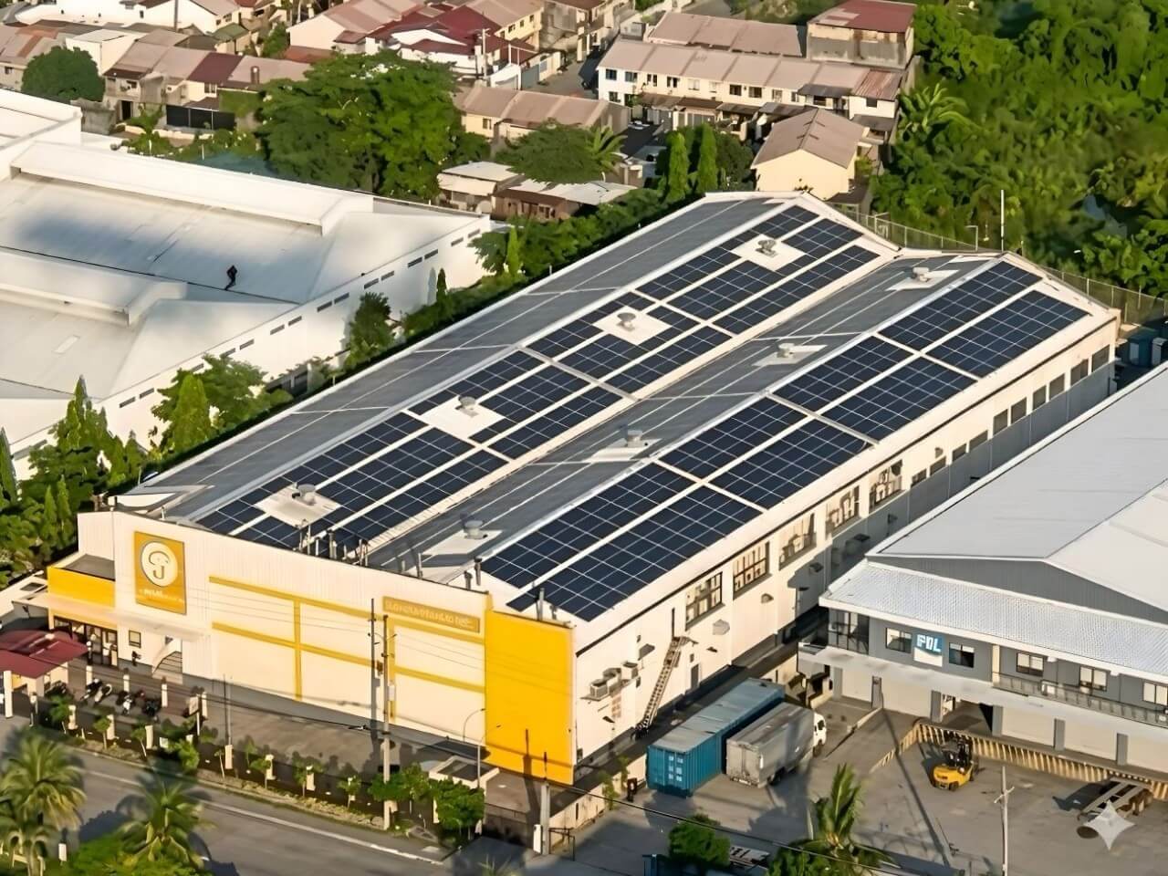 First Gen. Group has installed 794 solar panels on the roof of the commissary of Goldilocks Bakeshop Inc. inside the Cebu Light Industrial Park in Lapu-Lapu City, which has generated more than 110,000 kilowatt hours since April 20. | Photo from First Gen