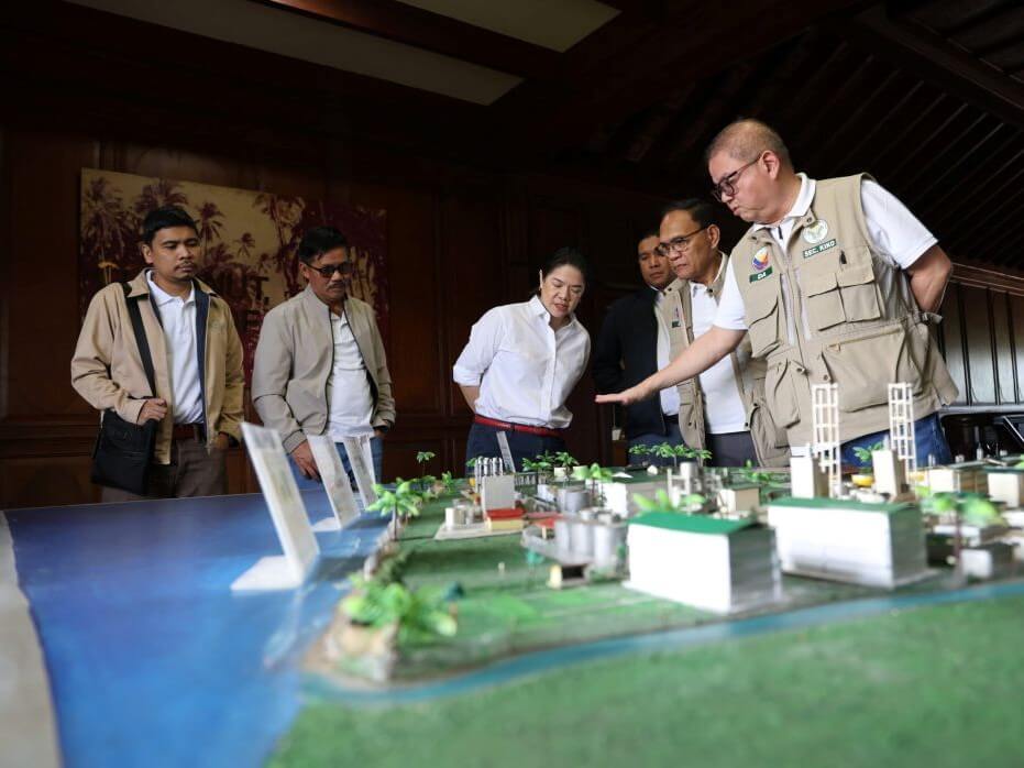 Agriculture Secretary Francisco P. Tiu Laurel Jr. leads an ocular inspection of the Cocochem facility as part of the government&rsquo;s review of whether to proceed with the planned sale of the plant amid renewed global demand for coconut products. ​| ​Photo from the DA