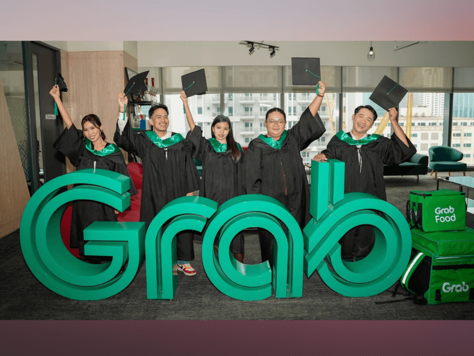 INAUGURAL GRABSCHOLARS: &nbsp;Jessa Mae Tabares, John Lloyd Villa, Jasmine Nicanor, Mary Flor ValerieRull, and Cesario Cabuello III, the first cohort of graduates under the GrabScholar program.| Contributed photo
