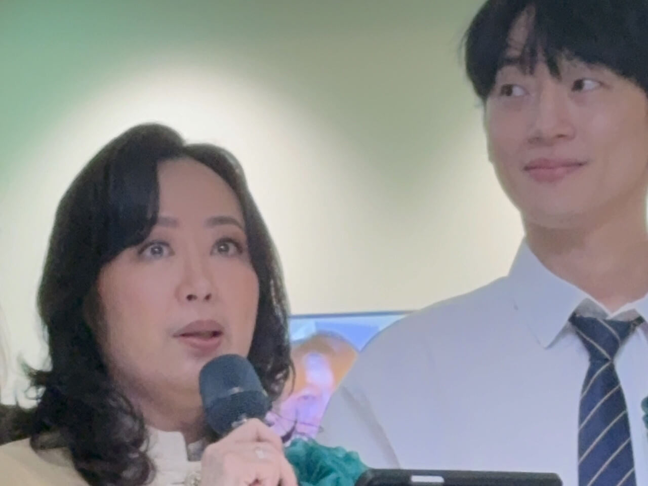 Eco Jardin Philippines' Grace Uy narrates the journey of six friends who thought of bringing the franchise to the Philippines over a game of mahjong. Beside her is the Korean head of Eco Jardin's local team./Photo by Dax Lucas