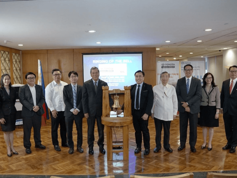 Toyota Financial Services Philippines lists P5 billion fixed-rate bonds on PDEx – From left: PDTC president and CEO Ma. Theresa Ravalo; BPI Capital associate director John Marvin Blanco; Metrobank head of institutional sales Ricardo Pedrosa; TFSPH EVP Keisuke Gotanda; TFSPH chair Carmelo Maria Luza Bautista; TFSPH president Rommel J. Ocampo; TFSPH director and treasurer Dr. David Go; First Metro president Antonio Ocampo Jr.; PDEx president Stephani Marie Zulueta; and ING Bank country manager Jun Palanca.