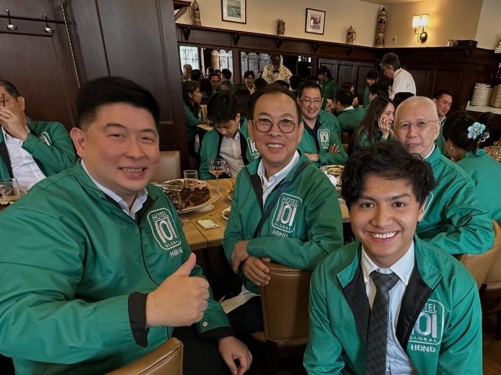 DoubleDragon founders Injap Sia and Tony Tan Caktiong celebrated their Hotel101 Nasdaq debut in true New York fashion — feasting on porterhouse and other steakhouse specialties. Pictured with them is Jandro Alcantara, a fourth-generation scion of the Alsons Group, whose family is a joint venture partner in DoubleDragon’s CityMall project in Davao./Contributed Photo 
