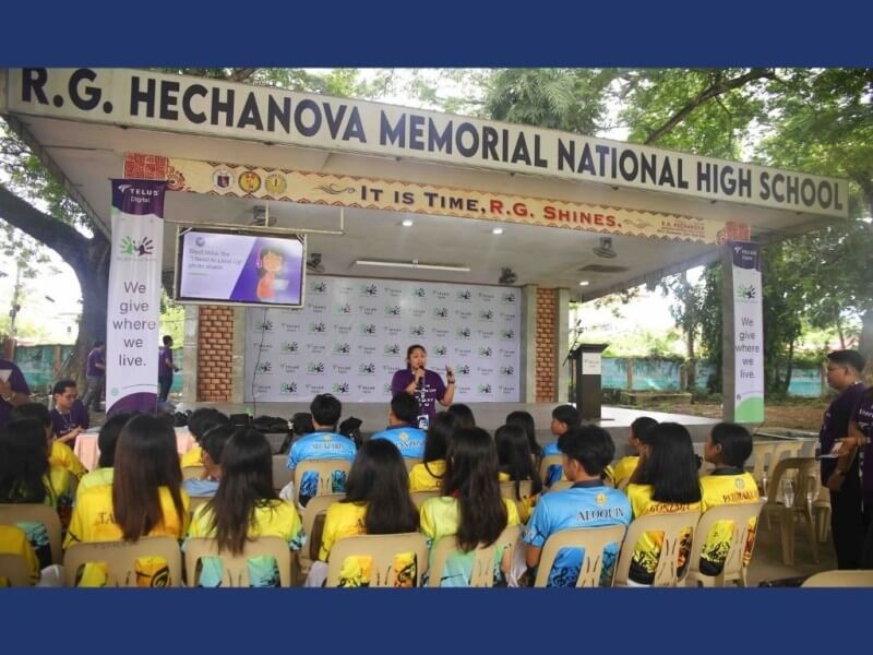 More than 230 TELUS Digital Philippines volunteers helped R.G. Hechanova Memorial National High School in Iloilo to upgrade its facilities and to enhance students’ digital literacy. The initiative, part of TELUS Days of Giving in support of Brigada Eskwela, created safer and more comfortable learning environments for students. | Contributed photo