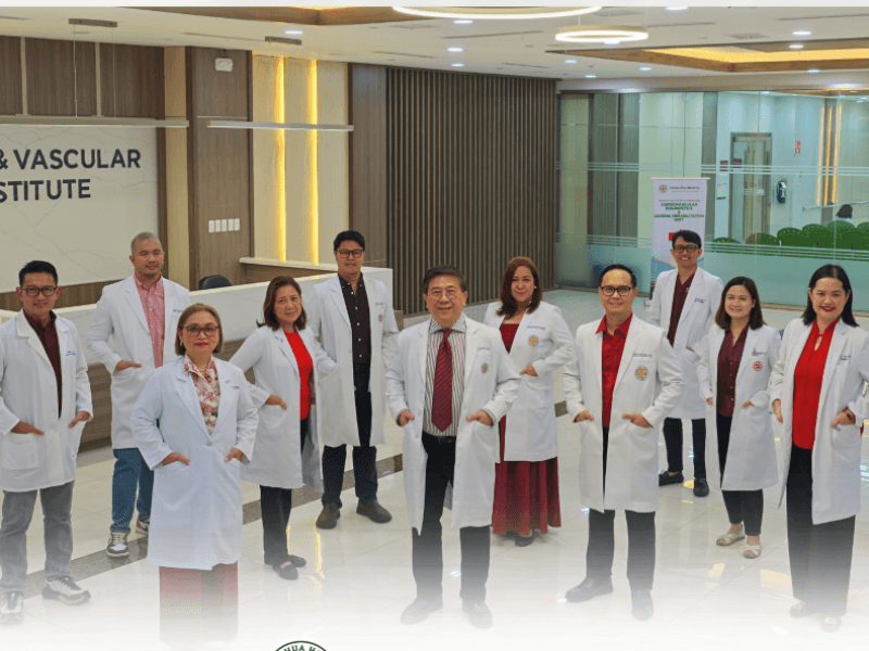 Dr. Francisco Chio Jr (center), director of Chong Hua Hospital -Mandaue City Heart and Vascular Institute and his team | Contributed photo&nbsp; (Click to view full image)