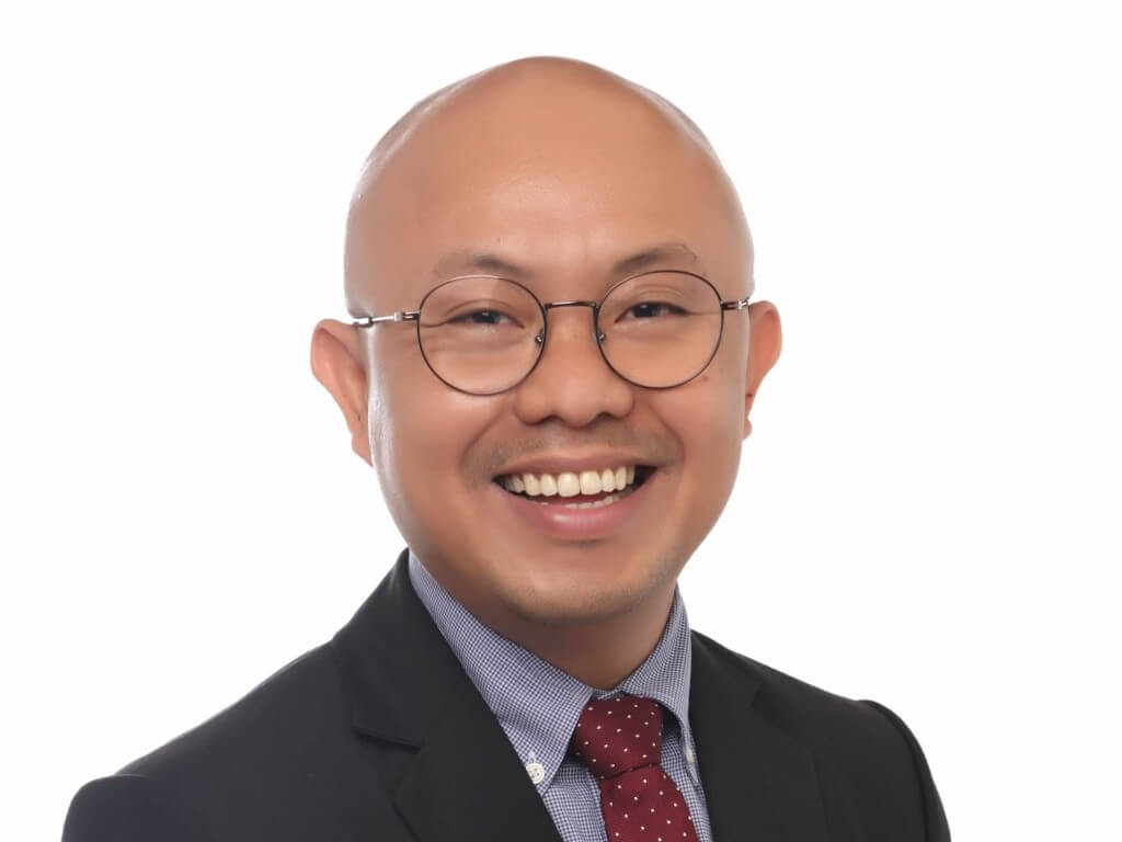 Ken LeronaThe young consultant wants to bring Manila expertise to the growing needs of provincial business hotspots.