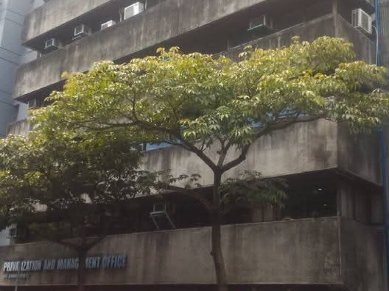 The building in 2016: Drab, dreary, and derelict./ Photo by Ramon C. Nocon ​(Click the photo to view the full image)