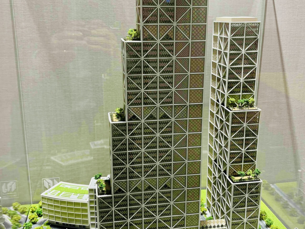 Scale model of the future headquarters of the Philippines' largest private financial institution, as seen from the Makati Avenue side. CLICK TO SEE FULL IMAGE./Contributed Photo