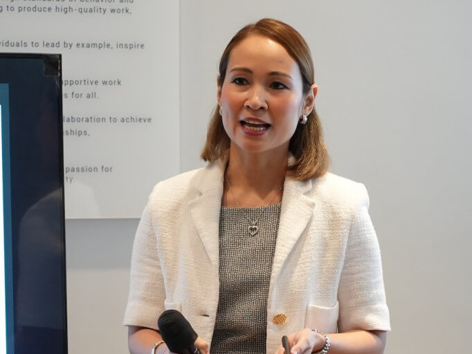 Brigitte Carmel LimTop Line COO 