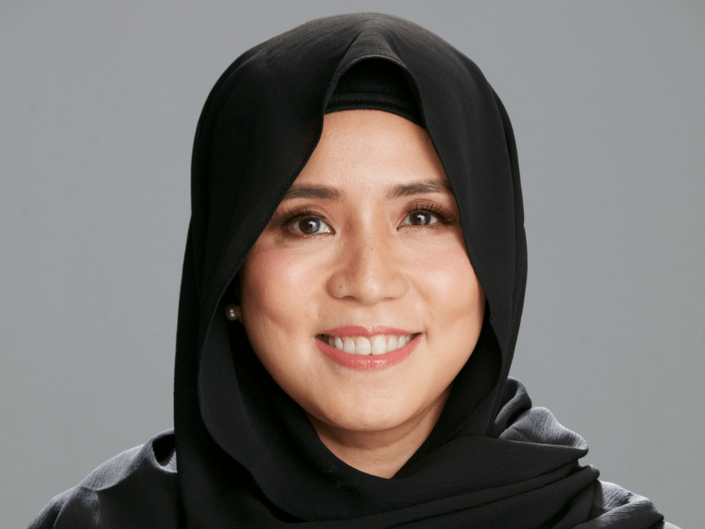 Amenah PangandamanThe new CEO of Al-Amanah Islamic Bank wants to expand its reach beyond Muslims and beyond Mindanao.