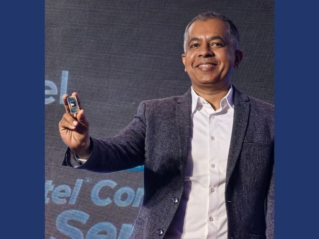 George Chacko, general manager of the sales group for Southeast Asia, Australia and New Zealand of Intel Corp, holds up the new Intel Core Ultra Series 3 processor. Intel&rsquo;s latest evolution of client computing roadmap, bringing advanced AI capabilities and high-performance computing to modern laptops. | Photo by Vanessa Hidalgo