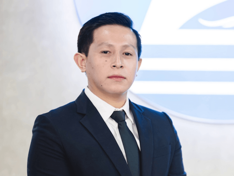 Kyle Alexander AznarThe Aznar Shipping chief is raising funds via the stock market to expand the firm's fleet and Visayas network.