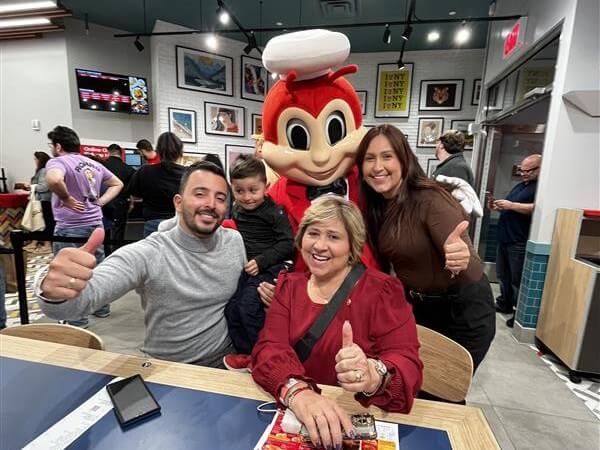 Customers dine at Jollibee Manhattan East 42nd Street, highlighting the brand&rsquo;s growing appeal among both first-time visitors and returning customers in Midtown Manhattan. | Contributed photo