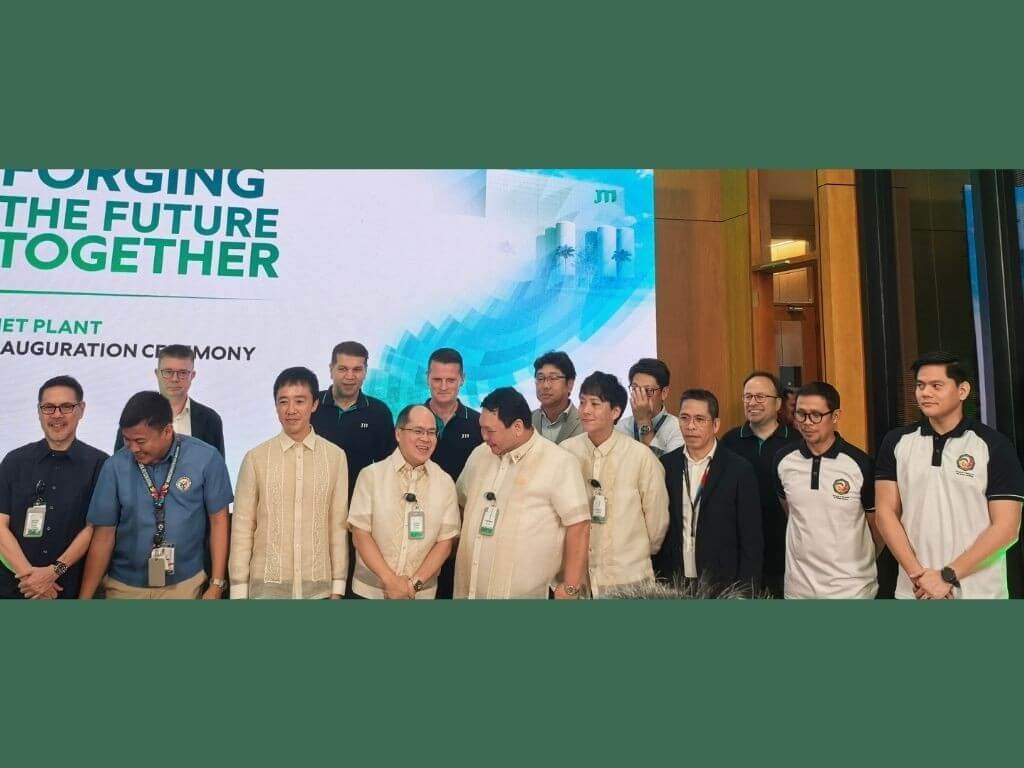 The inauguration of the JTI DIET Plant in Malvar, Batangas, was attended by Naobumi Yokota (third from left, first row), minister for economic affairs at the Embassy of Japan in the Philippines, Tereso O. Panga, director general of the Philippine Economic Zone Authority, Batangas Rep. King Collantes and other JTI executives. | Photo by Vanessa Hidalgo