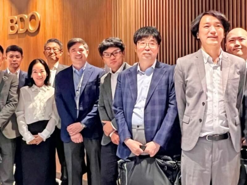 Monina Elena Camigla (4th from left), BDO Unibank’s senior vice president and deputy department head of financial institutions and international desks, welcomes the KEA delegation on their first business mission to the Philippines./ Contributed photo (Click the photo to view full image)