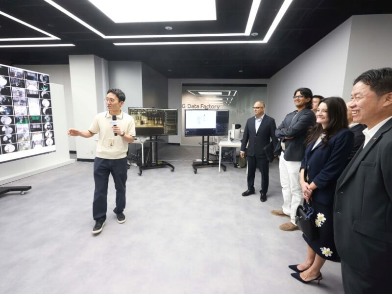 The Data Factory will also serve as a hub for processing robot-learning information collected from LG manufacturing and logistics sites and home appliances worldwide.| Contributed ​photo