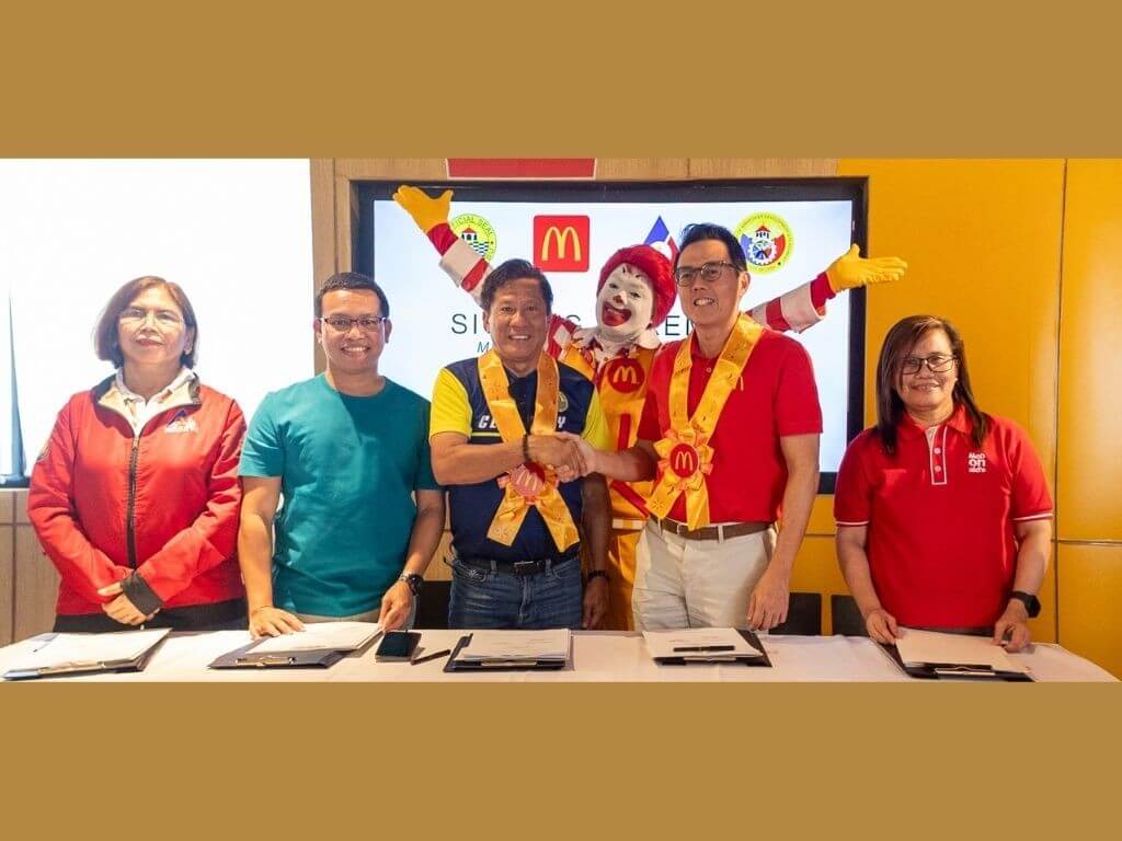 McDonald’s Philippines signed an agreement with the City Government of Cebu for the M for All employment program for senior citizens. The signing was led by Cebu City Mayor Nestor Dionson Archival (center), alongside (from left) Jessica Uy, supervising labor and employment officer, Department of Labor and Employment Region 7; Dr. Anthony Aguhar, Cebu City Public employment services office head; Kenneth S. Yang, McDonald’s Philippines president and CEO; and Tess Domingo, McDonald’s director for human capital group. | Contributed photo