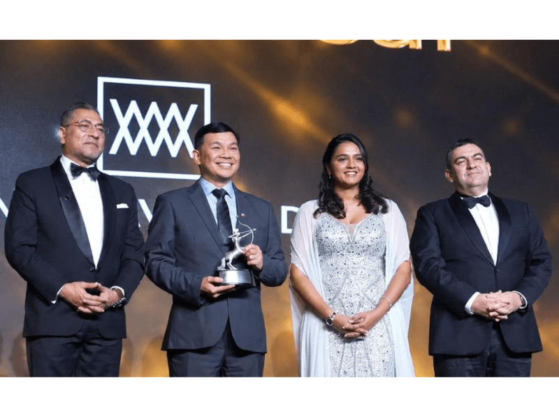 Rafael Antonio Perez, chief people officer of Megaworld Corp., receives the "Inspiring Workplaces in Asia Award'' for the company during the 2026 ACES Awards gala night in Kuala Lumpur, Malaysia./Contributed Photo