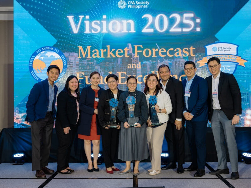 From left: Metrobank Trust's portfolio manager Jenard Perez, head of pooled fund management Elaine Buday-Paiso, banking group head Angelica Reyes, head of investment services Ginny Pecana, head of investment products Tish Lopez, head of investment management Cristina Gabaldon, head of product management Jon Munsayac, head of global investment Nero Porlas,  and portfolio manager Kyle Tan./  Contributed photo