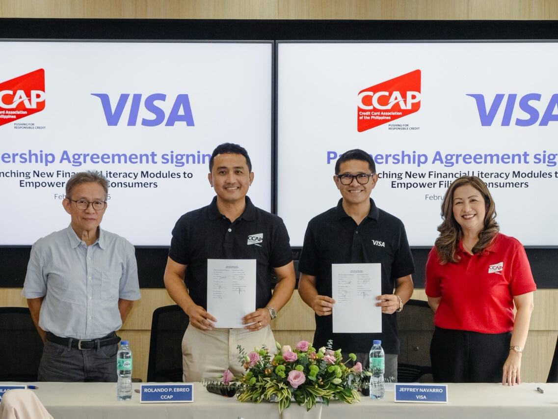 (L-R) Credit Card Association of the Philippines (CCAP) executive director Alex Ilagan, CCAP chair Rolando Ebreo, Visa Philippines country manager Jeff Navarro, and CCAP president Geraldine Liggayu./Contributed hpoto