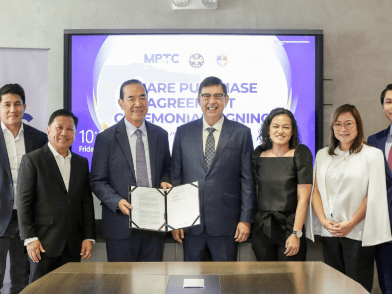 (From Left) MPTC CFO Christopher Lizo, NLEX president and GM J. Luigi Bautista, MPTC president and CEO Rogelio Singson, Department of Finance Secretary Ralph Recto, Privatization Management Office Chief Atty. Maan Doctor, Usec. for Privatization and Corporate Affairs Catherine L. Fong, and Privatization and Corporate Affairs Group Chief of Staff Michael Alejandro. (Photo courtesy of MPTC) 