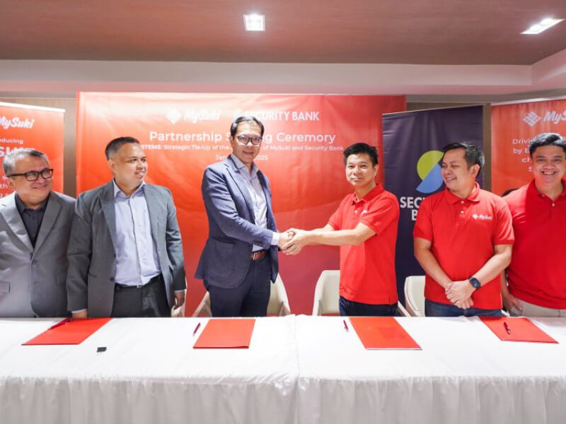 At the signing of the partnership agreement are (from left) Security Bank's John Salcedo III, SAVP and FMCG focus segment specialist; Joey Sison,FVP and focus segments unit head, and John Cary Ong, EVP and wholesale banking segment head with MySuki's Victor Javier, CEO and founder; Ivan Lanuza, co-founder, and Earl Perlas, head of fintech./ Photo from Security Bank.  (Click on the photo to view full image)