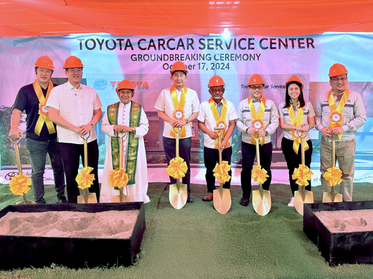 GROUNDBREAKING. (L – R) Toyota Mabolo, Cebu (TML) director Cliffson Yau, TML executive vice president Joseph Lo, parish priest of Archdiocesan Shrine of Sta. Teresa de Avila Msgr. Robert Alesna, TML chair Philip Lo, barangay captain of Barangay Ocaña Hon. Dario Ramos, Toyota Motor Philippines (TMP) first vice president of customer service operations Bernardino Arevalo, TMP vice president for network sales and systems cluster Elijah Sue Marcial, and TMP vice president for service network management Cluster Jeff Matsuo./Contributed Photo