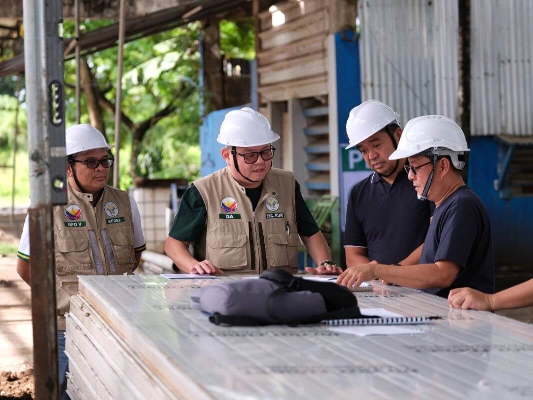 Agriculture Secretary Francisco P. Tiu Laurel Jr.  leads the inspection of the CamSur cold storage facility./ ​Photo from the DA