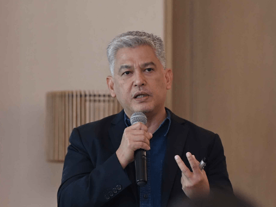 Rowell del FierroPaywatch's Philippine chief said the firm's service is now being used by 70 local firms with a combined user base of 100,000 employees.