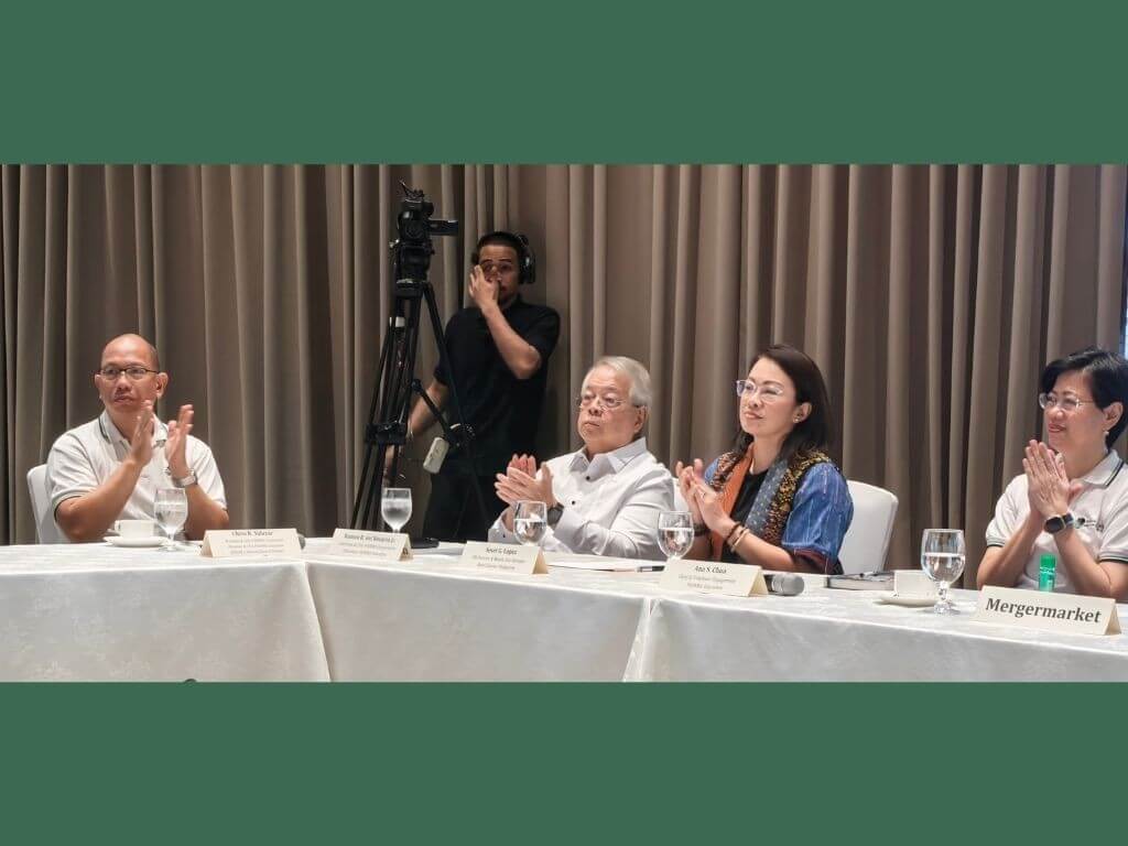 &nbsp;From left: Chito B. Salazar, PHINMA Education president and CEO; Ramon R. del Rosario Jr., PHINMA Education chair; Seset Lopez, HR director and Manila site lead of Reed Elsevier Philippines and Ana Chua, PHINMA Education chief of employer engagement | Photo by Vanessa Hidalgo