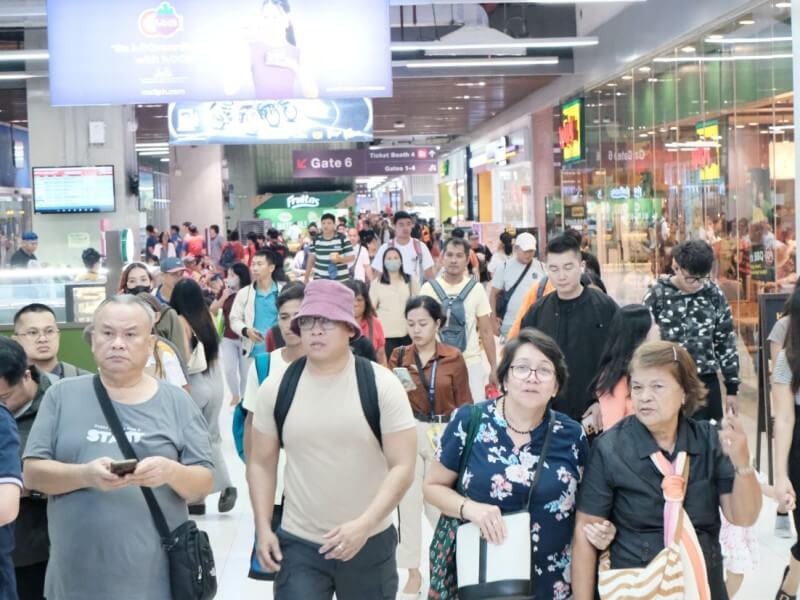 Heavy foot traffic at PITX during the holidays. | Contributed photo