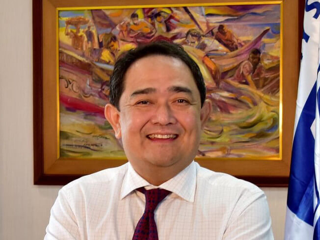 Robert Joseph M. de ClaroPLDT director 