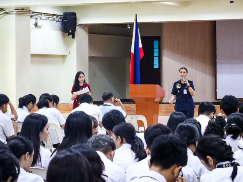 PMAJ Leslie Jallorina, chief of the police community relations section, speaks to Universidad de Manila students during theOnline AlerTour campus session on digital safety and responsible online behavior.| Contributed photo
