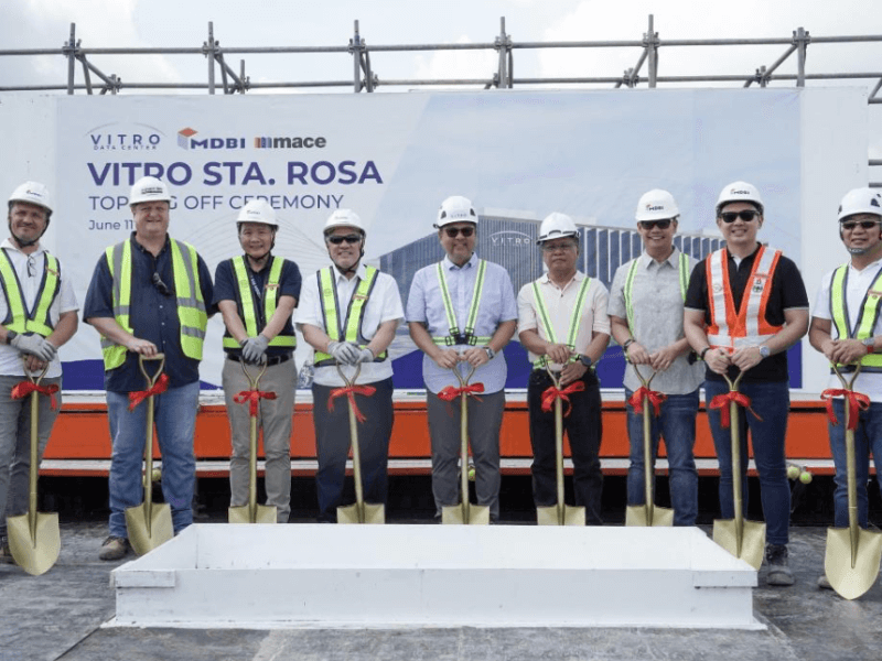 From left: Joris Thomas, MDBI Vice President, Alex Pearson, Mace TPM Project Director, Richard T. Yap MDBI President and CEO, Dante M. Abando, MDC President, Victor S. Genuino, ePLDT and VITRO Inc  President and CEO, Dave Simon, VITRO Inc. Data Center Chief Operations Officer, Gary Ignacio, VITRO Inc. Chief Commercial Officer, Rai De Jesus , ePLDT Chief Procurement Officer, and Eugene Lucmayon, VITRO Inc., Head of Data Center Operations