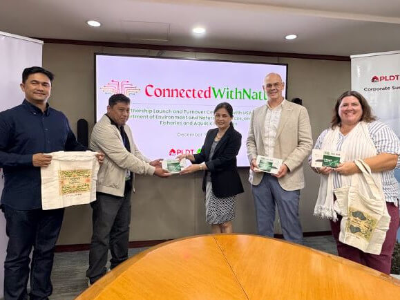 (From L)  Roy Ortega of BFAR, Elpidio Gelera of the DENR, Melissa Vergel de Dios of PLDT and Smart, Ryder Rogers of USAID Philippines, Kathy Wachala of USAID SIBOL. / Photo from USAID Philippines