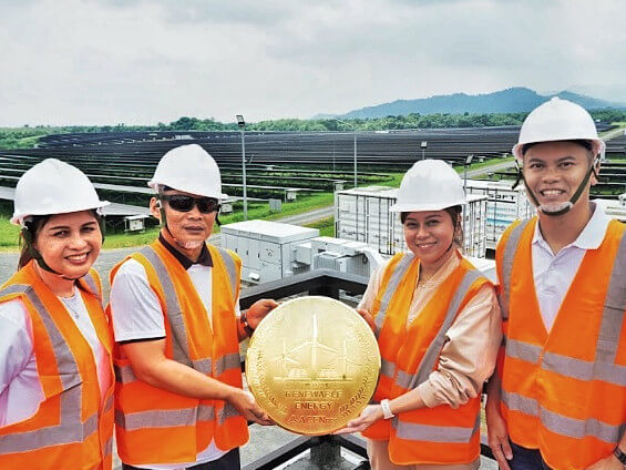 PLDT and Smart Chief sustainability officer Melissa V. Vergel de Dios, PLDT technical support senior manager Henrey Donguines, ACEN RES senior account manager Ann Gabrielle Joseph, and ACEN RES senior account manager Patrick Pondevida./ Contributed photo&nbsp;