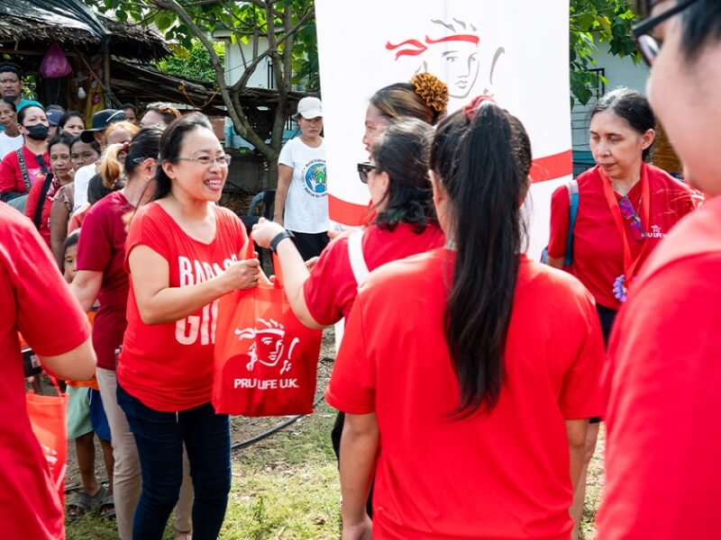 Bantayan Island residents receive gift packs as part of Pru Life UK&rsquo;s annual gift-giving tradition. | Contributed photo