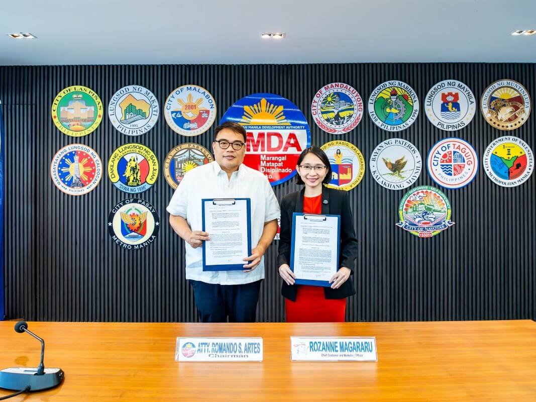 Metropolitan Manila Development Authority Chair Atty. Romando Artes and Pru Life UK chief customer and marketing officer Rozanne Magararu. | Contributed photo