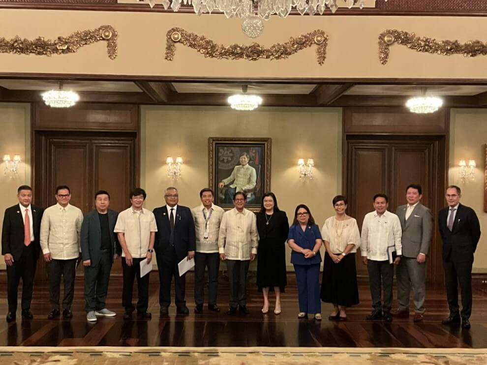 President Ferdinand R. Marcos Jr. meets with members of the Private Sector Advisory Council&ndash;Digital Infrastructure Sector at Malaca&ntilde;ang Palace following their 10th meeting, where they discussed proposals to strengthen the Philippines' cybersecurity, AI readiness, digital resilience and nationwide connectivity. &nbsp;| Contributed photo