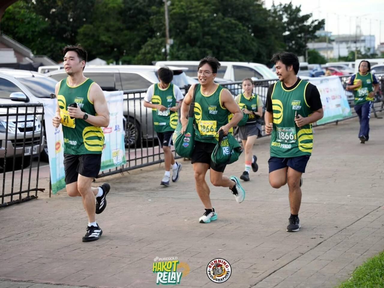 Puregold Price Club Inc. president Vincent Co led the first wave of runners at the first-ever Puregold Hakot Relay Run. | Photo from Running Photographers 