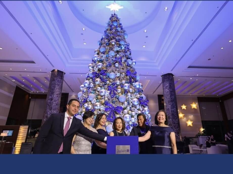 Radisson Blu Cebu: (From left) RHG chief development officer for Asia Pacific Ramzy Fenianos, SM Hotels and Conventions Corp. executive vice president Peggy E. Angeles, Cebu Province Gov. Pam Baricuatro, SM Hotels and Conventions Corp. president Elizabeth T. Sy, Cebu City Mayor Nestor Archival, Radisson Blu Hotel Cebu general manager Ann Olalo light the hotel’s 32-foot Christmas Tree. | Contributed photo