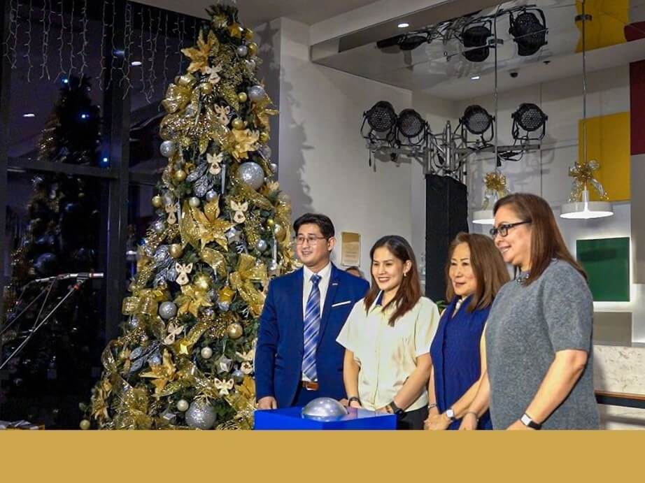 Park Inn by Radisson North Edsa: The ceremonial lighting was led by Elizabeth Sy (third from left), president of SM Hotels and Conventions Corp.; Ms. Cathy Nepomuceno (rightmost), senior vice president for Operations, SMHCC; Councilor Nikki Crisologo of Quezon City (second from left); and Mr. Reycie Gutierrez. | Contributed photo