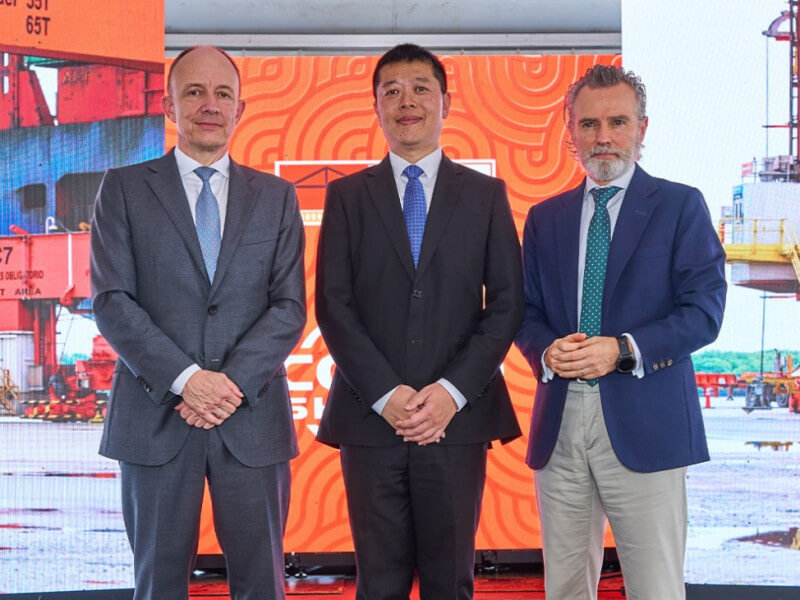 Contecon Guayaquil, COSCO Shipping mark a milestone in Ecuador’s foreign trade. Photo shows (from left): Anders Kjeldsen, International Container Terminal Services, Inc. regional head – Latin America; Wang Kunhui, COSCO Shipping South America chairman; and Javier Lancha, Contecon Guayaquil chief executive officer, during the inaugural call of the WSA5 service./Photo from ICTSI 