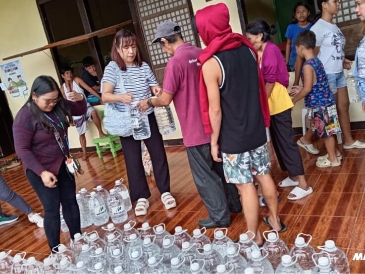 Beyond immediate relief, Maynilad is preparing to deploy mobile shower facilities to evacuation centers. Its technical teams have also launched drainage de-clogging operations in flood prone communities./ Contributed photo