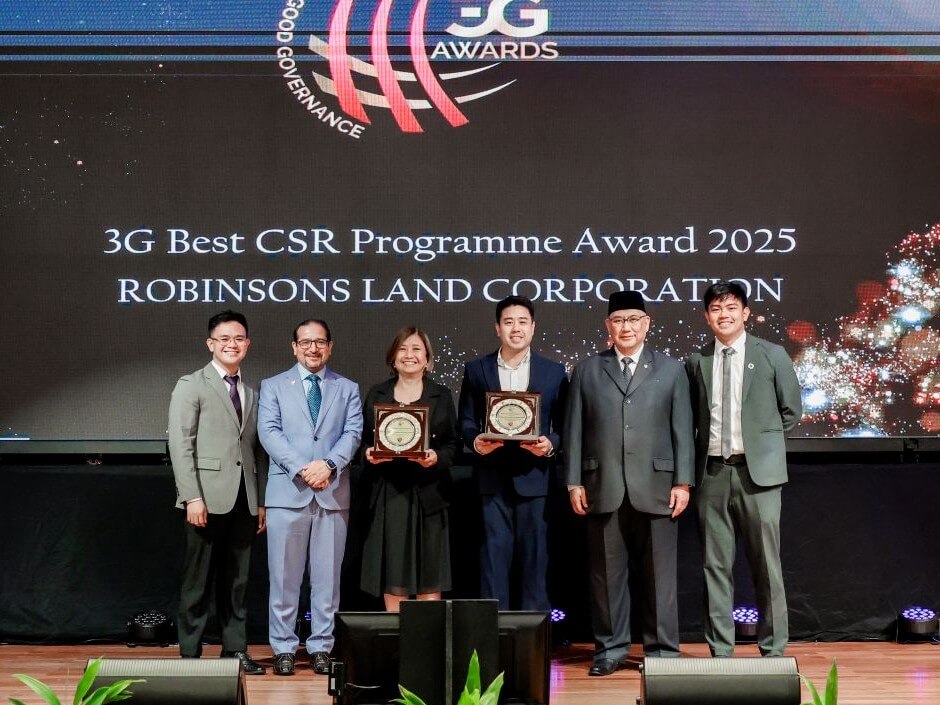 Christian Lorenz Pacheco, RLC senior controls and compliance manager; Professor Humayon Dar, PhD (Cambridge), chair of  Global Good Governance Awards; Liza R. Gerella, RLC vice president and deputy compliance officer;  Ramon Daniel Rivero,  RLC assistant vice president corporate planning and strategy; His Excellency Dato Seri Paduka Awang Mohammed Riza bin Dato Paduka Haji Mohammed Yunos, Brunei Deputy Minister (Public Service Administration) at the Prime Minister's Department, and Nicole Clarence Filart,  corporate planning and strategy officer./ Photo from RLC