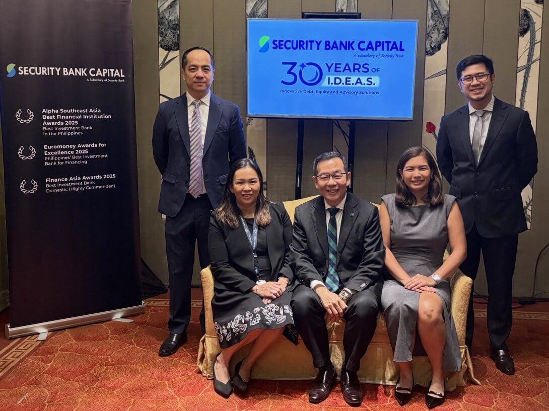 From L-R: Marvin Matias, coverage and origination team head; Daisy Garcia, head of syndicate and distribution; Virgilio Chua, president and CEO; Maria Margarita Antoinette Lee, coverage and origination team head; Daniel James Locsin, coverage and origination team head./Contributed photo