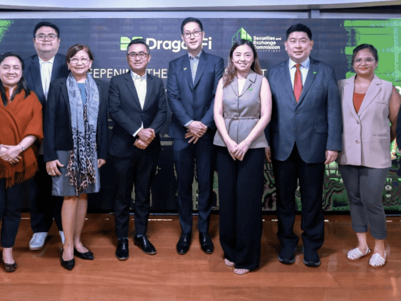 The SEC PERA Technical Working Group together with SEC Commissioner McJill Bryant T. Fernandez, DragonFi CEO and Co-Founder Jon Carlo Lim, CTO and Co-Founder Cathryn Ann Lao, and Co-Founder Mr. Edgar “Injap” Sia II./Photo ​is from ​DragonFi 