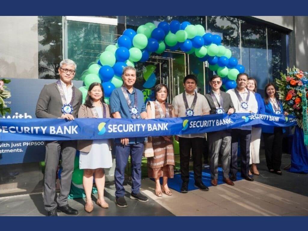 AT THE OPENING OF THE NAIC BRANCH: (From left) Ronald Austria, senior vice president and branch banking Luzon distribution head; Jeany Sabillo, general manager of Lotus Development Corp.; Bienvenido Guevera Jr., president of Haumaru Realty Ventures; Marcela Angeles, sales manager of Antel Land Holdings Inc.–Anyana Tanza; Naic Mayor Rommel Magbitang; Leslie Cham, executive vice president and branch banking group head; Atty. Arnel Janabajal, president of Colegio de Naic; Lourdeni Sourtijas, business manager of Naic branch and Hannah Anonuevo, first vice president and area head. | Contributed photo 